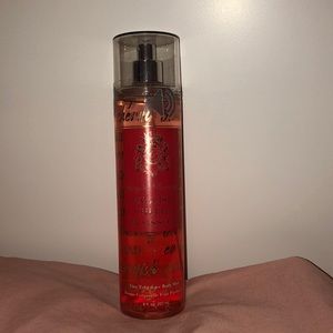 Fine fragrance body mist